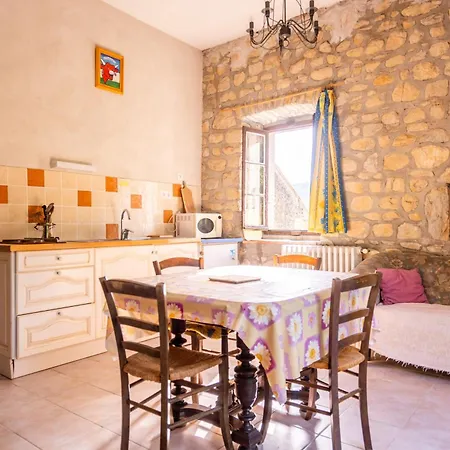 Holiday home Gites Du Domaine De Serre Long