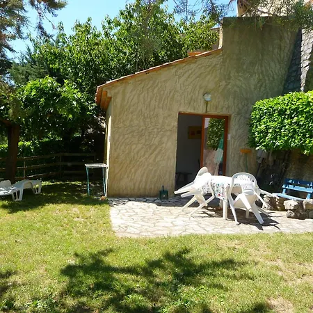 Gites Du Domaine De Serre Long * Saint-Maurice-d'Ibie