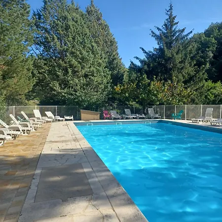 Gites Du Domaine De Serre Long *