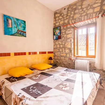Holiday home Gites Du Domaine De Serre Long